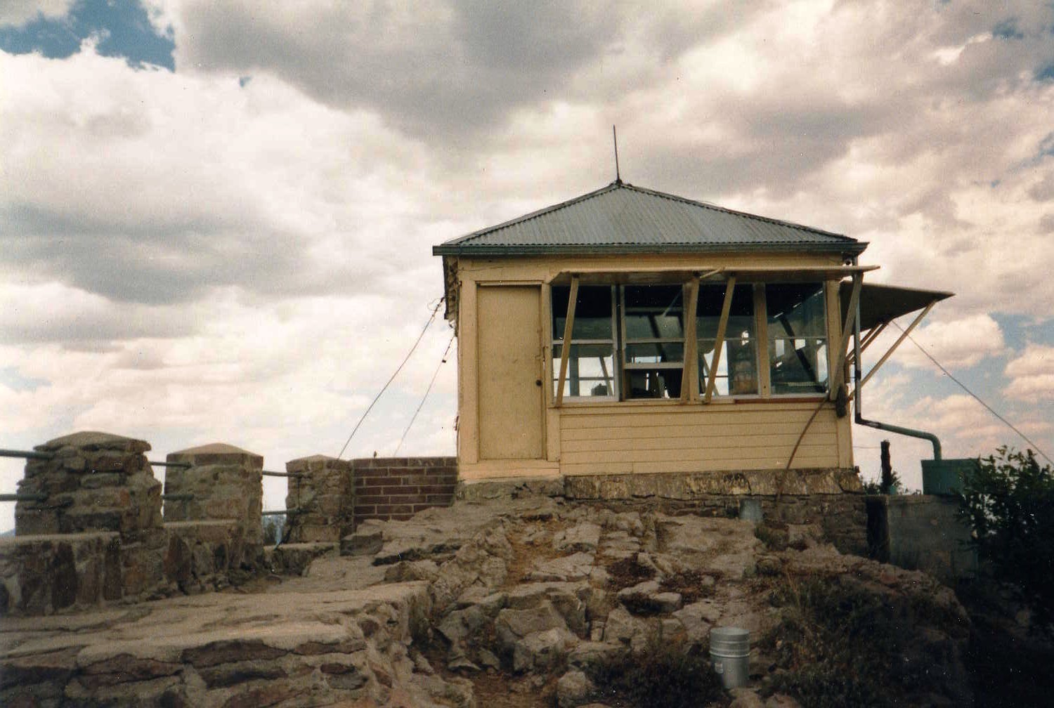Barfoot Lookout in 1989 (Armando Arvizu photo)
