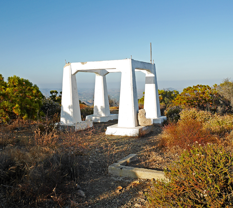 Triunfo Peak - Current - The concrete base is of unknown purpose