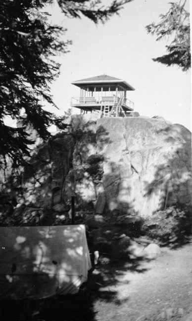 Paradise Peak Lookout during construction - Circa 1931
